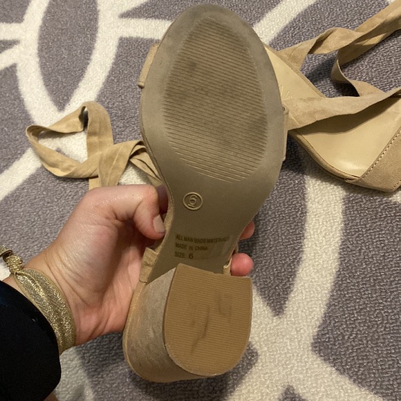 Lace up heels - Picture 6 of 9